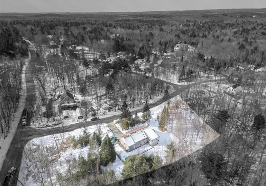 House for sale - 30 Ch. du Bonheur, Saint-Sauveur, J0R 1A0