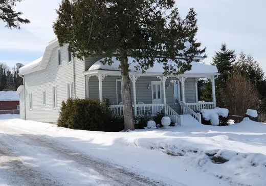 Maison à étages à vendre - 334 Route Guay, Causapscal, G0J1J0