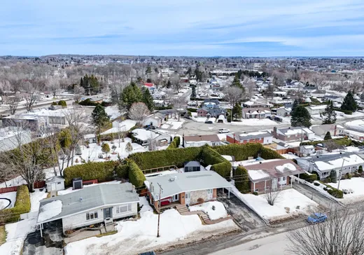 House for sale - 19 Av. Hamford, Lachute, J8H 3N3