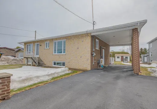 House for sale - 1156 Boul. du Bord-de-l'Eau, Salaberry-de-Valleyfield, J6S 0C3