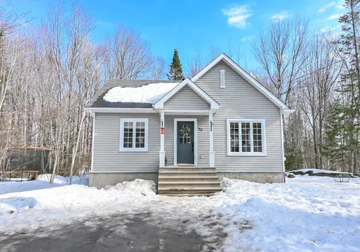 Two or more stories for sale - 50 23e Avenue, St-Hippolyte, J8A1H8