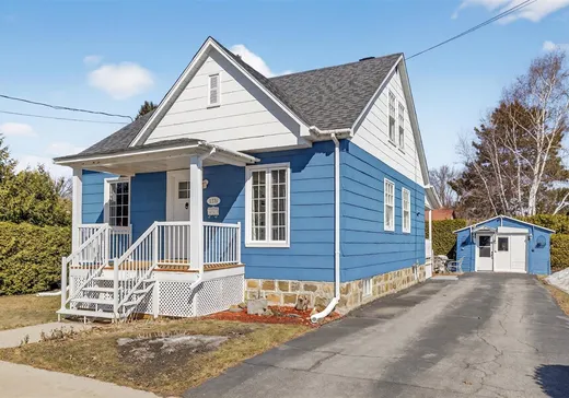 Two or more stories for sale - 1235 Rue St-Rodolphe, Drummondville, J2B3H9