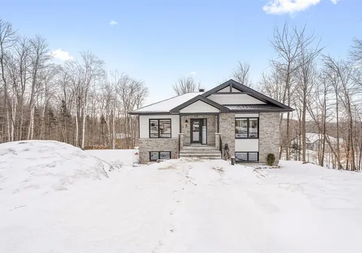 Bungalow à vendre - 5 Rue du Versant, St-Hippolyte, J8A0N2