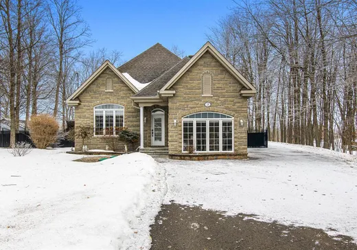 Bungalow à vendre - 18 Rue Baillargeon, Grenville, J0V1B0