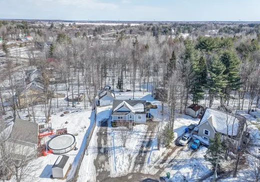 Maison à vendre - 104-104A Rue Goodz, Sainte-Sophie, J5J 0A4