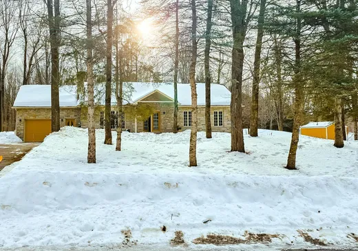 Two or more stories for sale - 21 Rue Dumoulin, Granby, J2J2A1