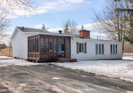 Maison à vendre - 8 Ch. de l'Érablière, Massueville, J0G 1K0
