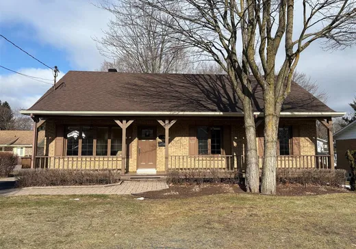 Bungalow for sale - 670 106e Avenue, Drummondville, J2B4N8