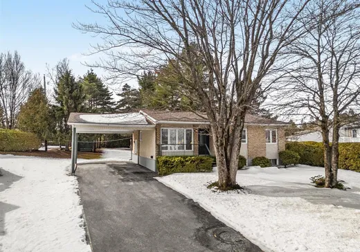 Bungalow à vendre - 674 Rue Vauquelin, Sherbrooke, J1N1X7
