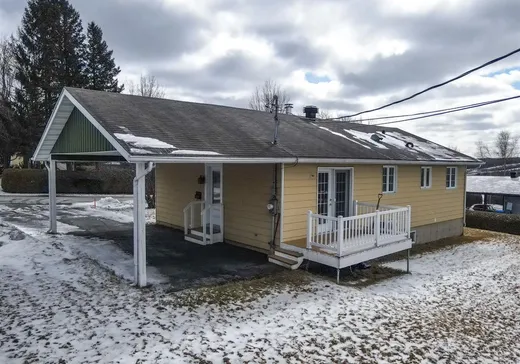 Maison à vendre - 735 159e Rue, Saint-Georges, G5Y 6H1