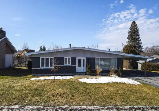 Bungalow for sale - 10 5e Rue E., Saint-Martin, G0M1B0