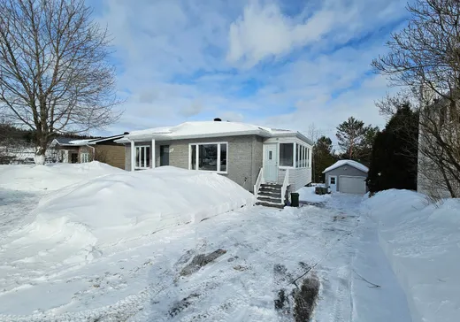 Maison à étages à vendre - 156 Rue St-Albert, Chicoutimi-Jonquière, G7G3M7