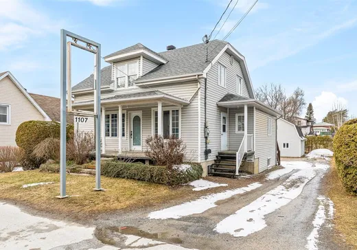 Maison à vendre - 1107 Rue Principale E., Magog, J1X 1Z6