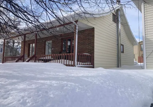 Maison à étages à vendre - 54 Route 138 O., Baie-Comeau, G0T1E0
