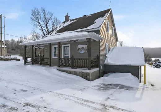 Maison à vendre - 1210 Route Henderson, St-Malachie, G0R 3N0