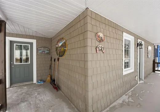 Maison à vendre - 1210 Route Henderson, St-Malachie, G0R 3N0