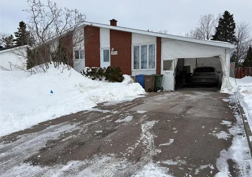 Bungalow à vendre - 2630 Rue Dubose, Saguenay, G7S1B2