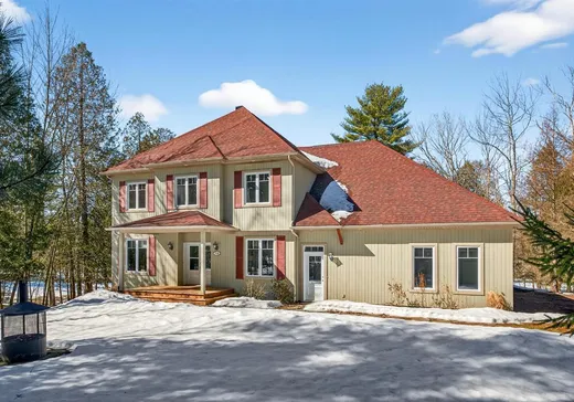 Two or more stories for sale - 710 Ch. des Pommetiers, Magog, J1X0M8