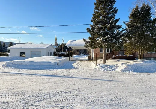 Maison à vendre - 9 1re Rue , La Corne, J0Y 1R0