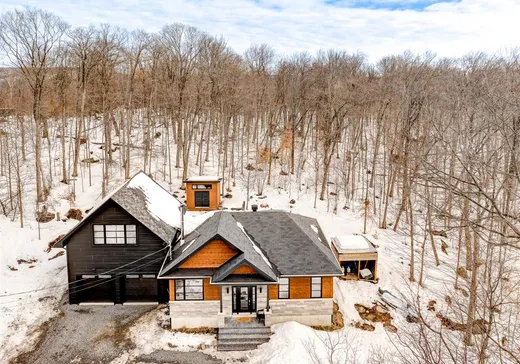 Maison à vendre - 47 Rue du Sommet, St-Hippolyte, J8A 0E1