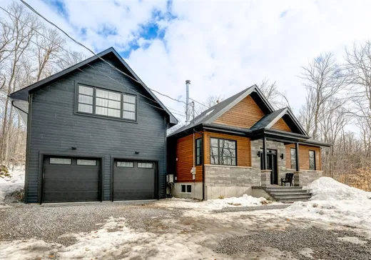 Maison à vendre - 47 Rue du Sommet, St-Hippolyte, J8A 0E1