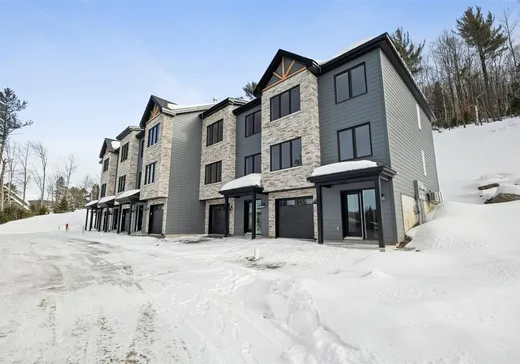 Maison à vendre - 702Z Ch. des Conifères, Saint-Sauveur, J0R 1K0