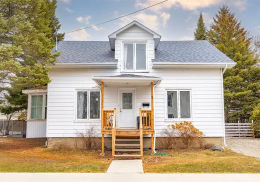 Un étage et demi à vendre - 173 Rue Brassard, Sherbrooke, J1X1P8