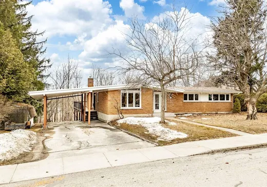 Bungalow à vendre - 293 Rue de Carillon, Sherbrooke, J1K2L3