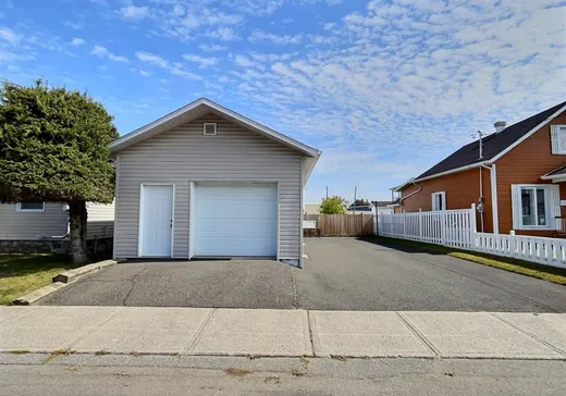 Maison à vendre - 1057 Rue St-Adélard, Drummondville, J2B 2G3