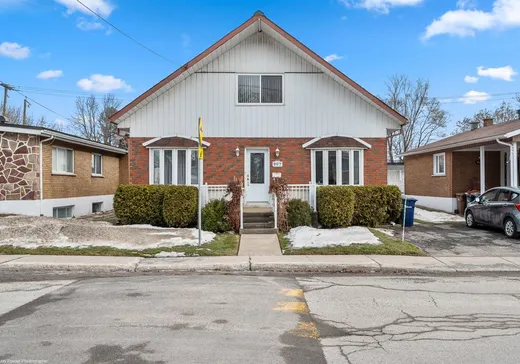 Two or more stories for sale - 907 Av. Suzanne, Laval (Pont-Viau), H7C2H9