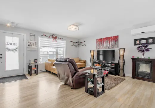 Maison à vendre - 156-156A Rue Rodrigue, Sainte-Sophie, J5J 1C3