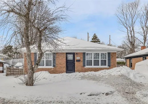 Bungalow à vendre - 906 Av. du Chanoine-Scott, Ste-Foy, G1V3N7