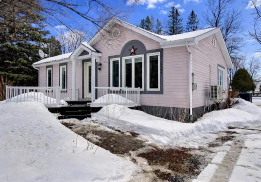 House for sale - 1104 11e Rue E., Dégelis, G5T 2C4