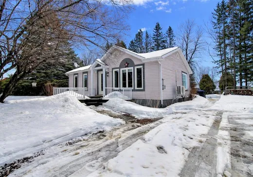 House for sale - 1104 11e Rue E., Dégelis, G5T 2C4