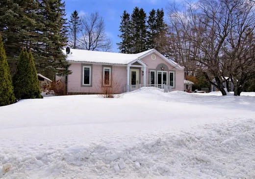 House for sale - 1104 11e Rue E., Dégelis, G5T 2C4