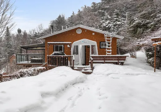 Two or more stories for sale - 2300 Ch. du Tour-du-Lac, Lac-Des-Plages, J0T1K0