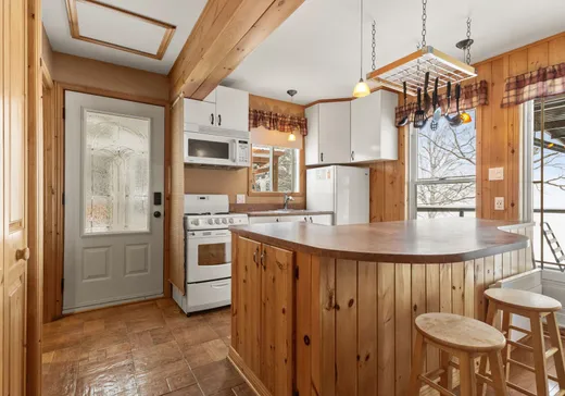 House for sale - 2300 Ch. du Tour-du-Lac, Lac-Des-Plages, J0T 1K0