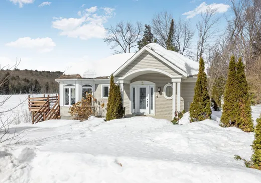 Maison à étages à vendre - 140 Ch. du Lac-Robert, Saint-Sauveur, J0R1A0