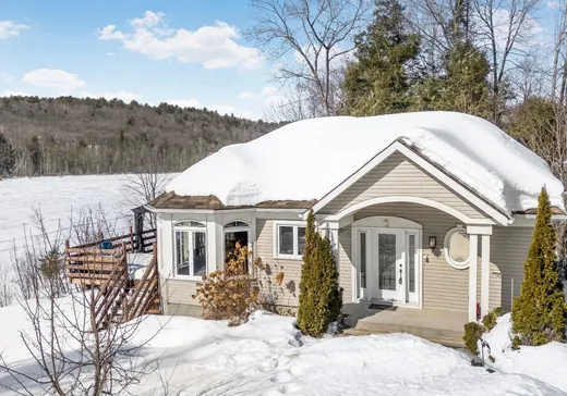 Maison à vendre - 140 Ch. du Lac-Robert, Saint-Sauveur, J0R 1A0