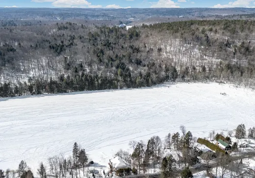 Maison à vendre - 140 Ch. du Lac-Robert, Saint-Sauveur, J0R 1A0