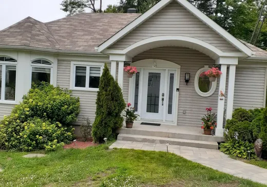 Maison à vendre - 140 Ch. du Lac-Robert, Saint-Sauveur, J0R 1A0