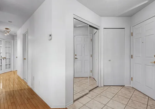 Condo à vendre - 3217 Boul. du Souvenir, Laval (Chomedey), H7V 1X1