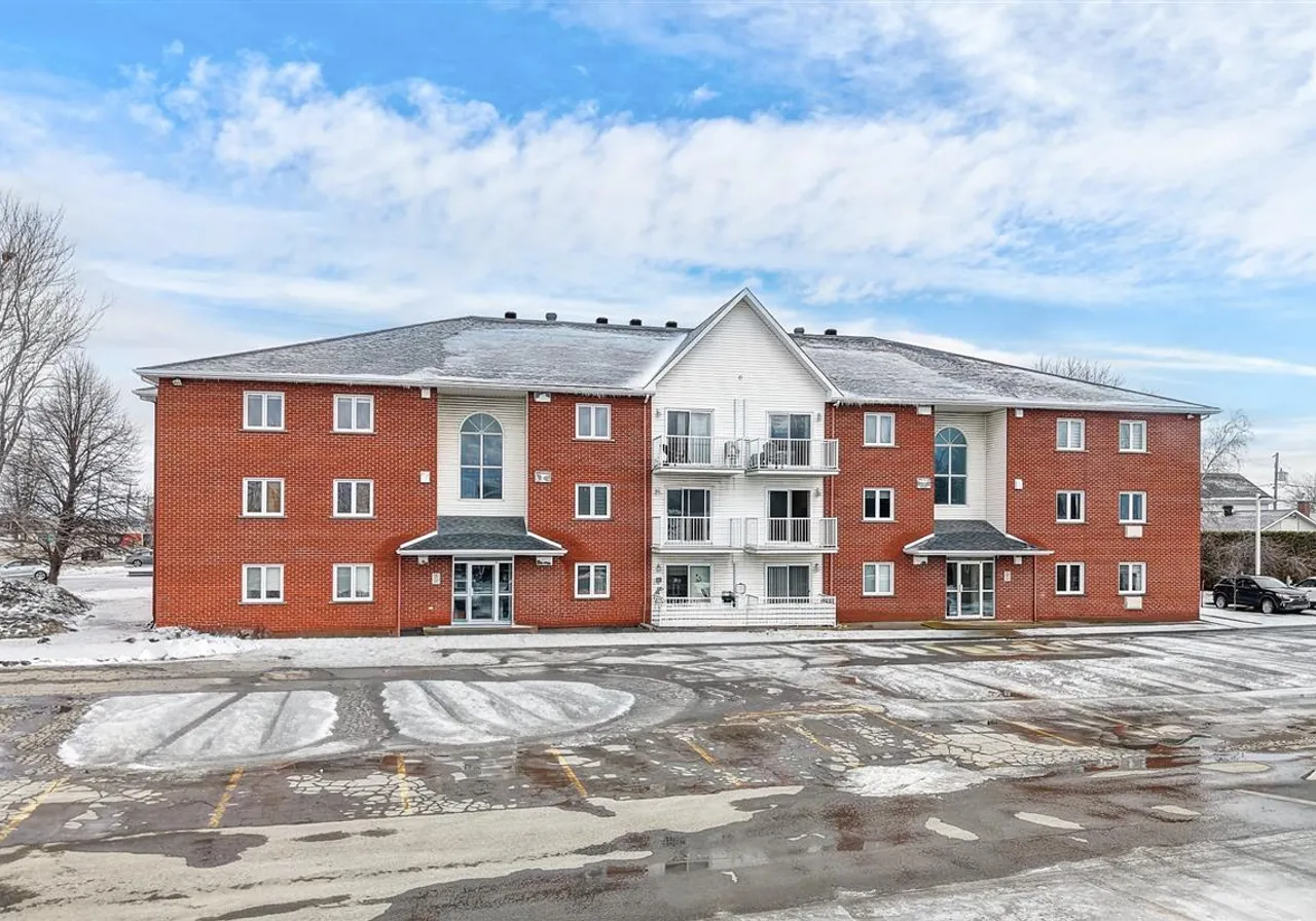 764 Rue Notre-Dame, App. 106 — photo 1