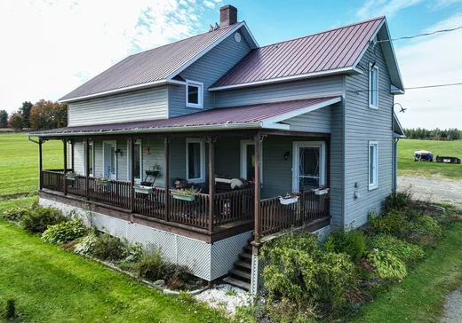 Un étage et demi à vendre - 7079 Ch. de la Croix, Thetford Mines, G0N1E0
