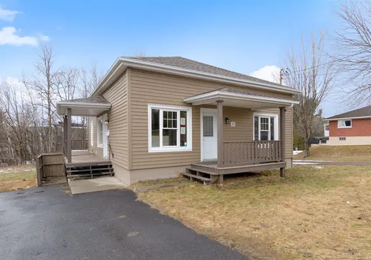 Maison à vendre - 57 Rue du Michigan, Magog, J1X 3T3