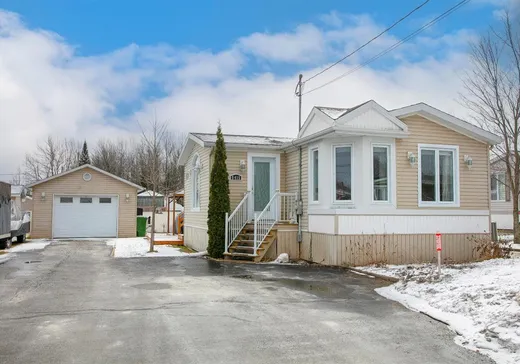 Bungalow à vendre - 5415 Rue Duval, Rock Forest-Saint-Élie-Deauville, J1N4K5