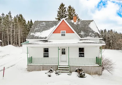 House for sale - 139 Rue Principale, Saint Malo, J0B 2Y0