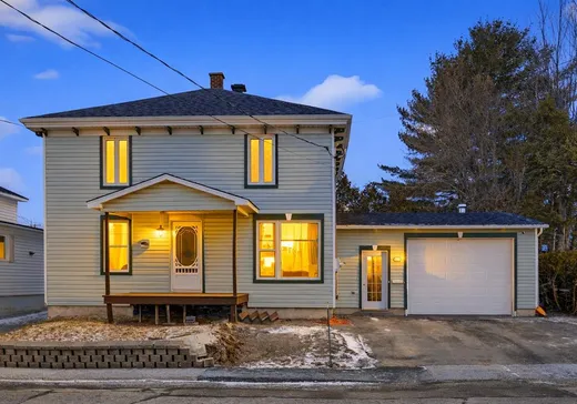 House for sale - 891 Rue St-Désiré, Black-Lake, G6H 1M4