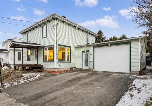 House for sale - 891 Rue St-Désiré, Black-Lake, G6H 1M4