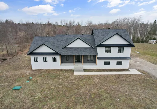 Two or more stories for sale - 41 Rg St-Jean-Baptiste, St-Jean-Chrysostome, J0S1R0